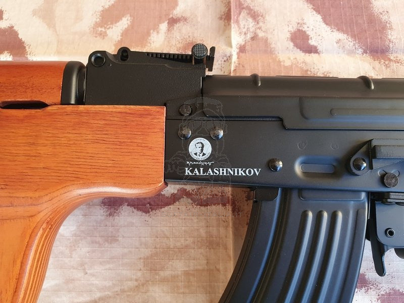 AK AIMS Full Wood & Metal EBB Electric Blow Back Scarrellante by Cybergun