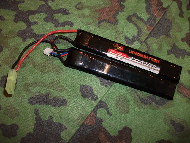 Li-Po Batteria A-B 7,4v. 1300 mAh 12C+ a Due Elementi