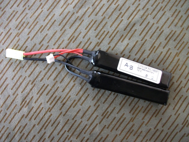 Li-Po Batteria A-B 7,4v. 2000mAh 15C+