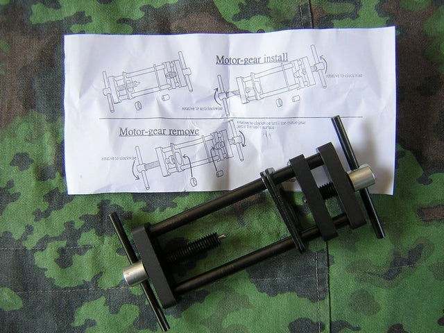 Morsa per montaggio-smontaggio pignoni motorini
