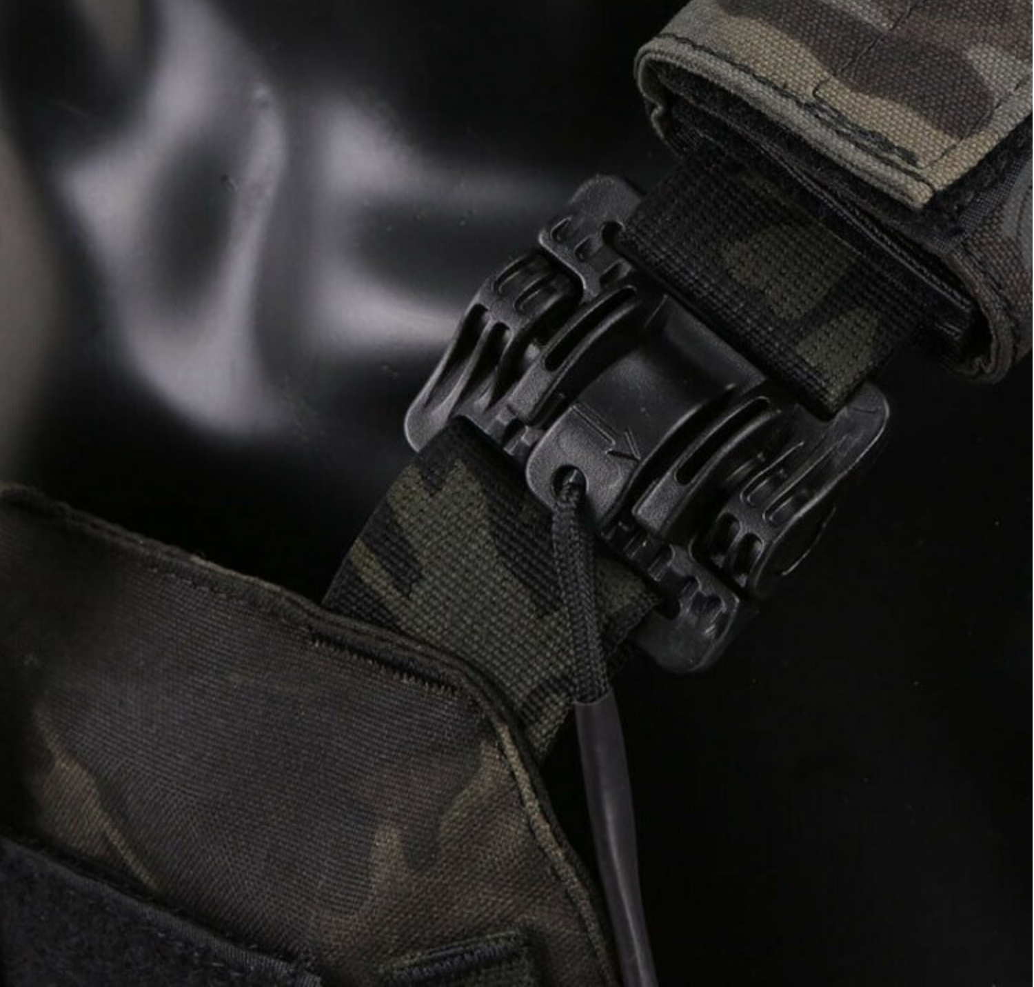 Plate Carrier 094K Multicam Black by Emerson Gear