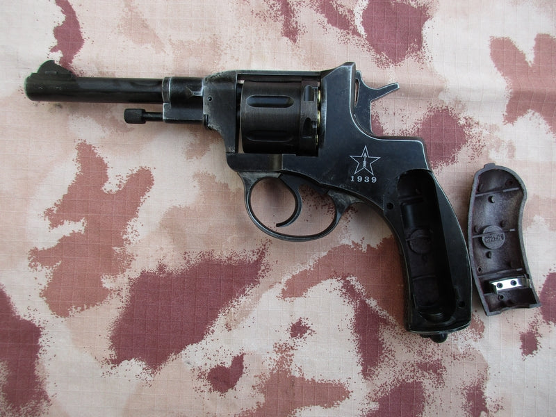 Nagant M1895 Co2 Revolver Weathered by Gletcher