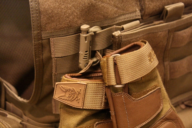 Grimloc Carabiner Tan by Big Dragon