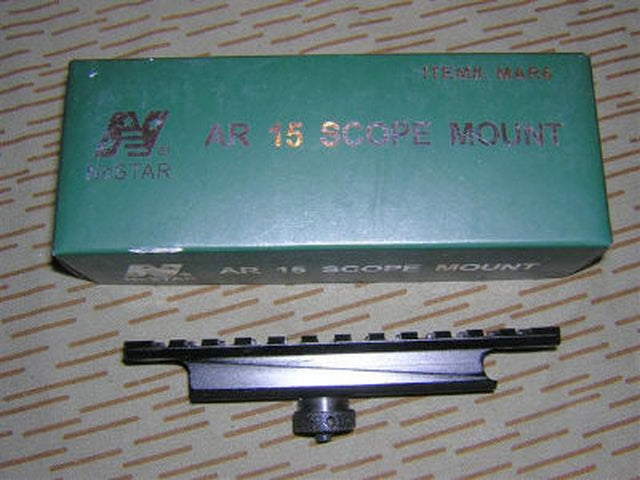 NcStar AR-15 M4 - M16 Slitta Weaver per Maniglione by NcStar