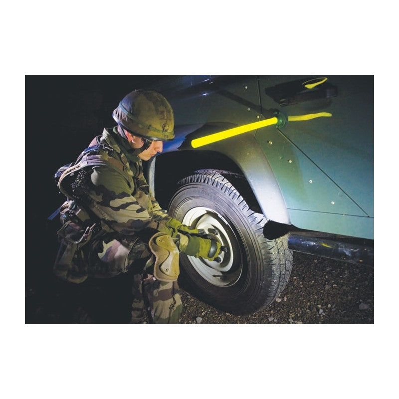Cyalume ChemLight Military Magnetic Grade Base by Cyalume Technologies