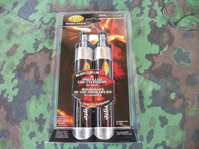 Co2 Kit Due Bombole  40oz-90gr. by Brass Eagle