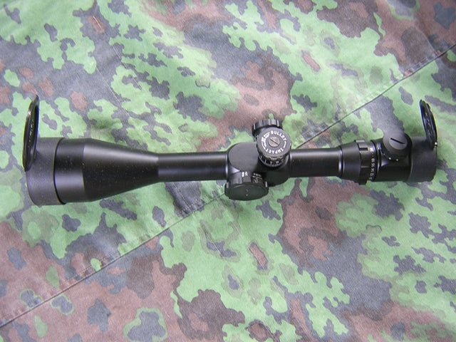 Ottica 6-24x56 con Livella e Reticolo Illuminato