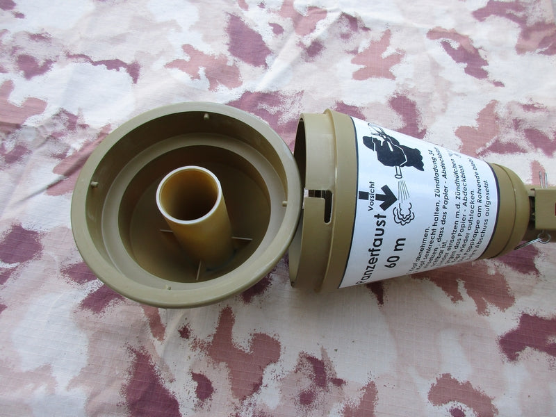 PZF Panzerfaust 60 Airsoft 40mm. Grenade Launcher