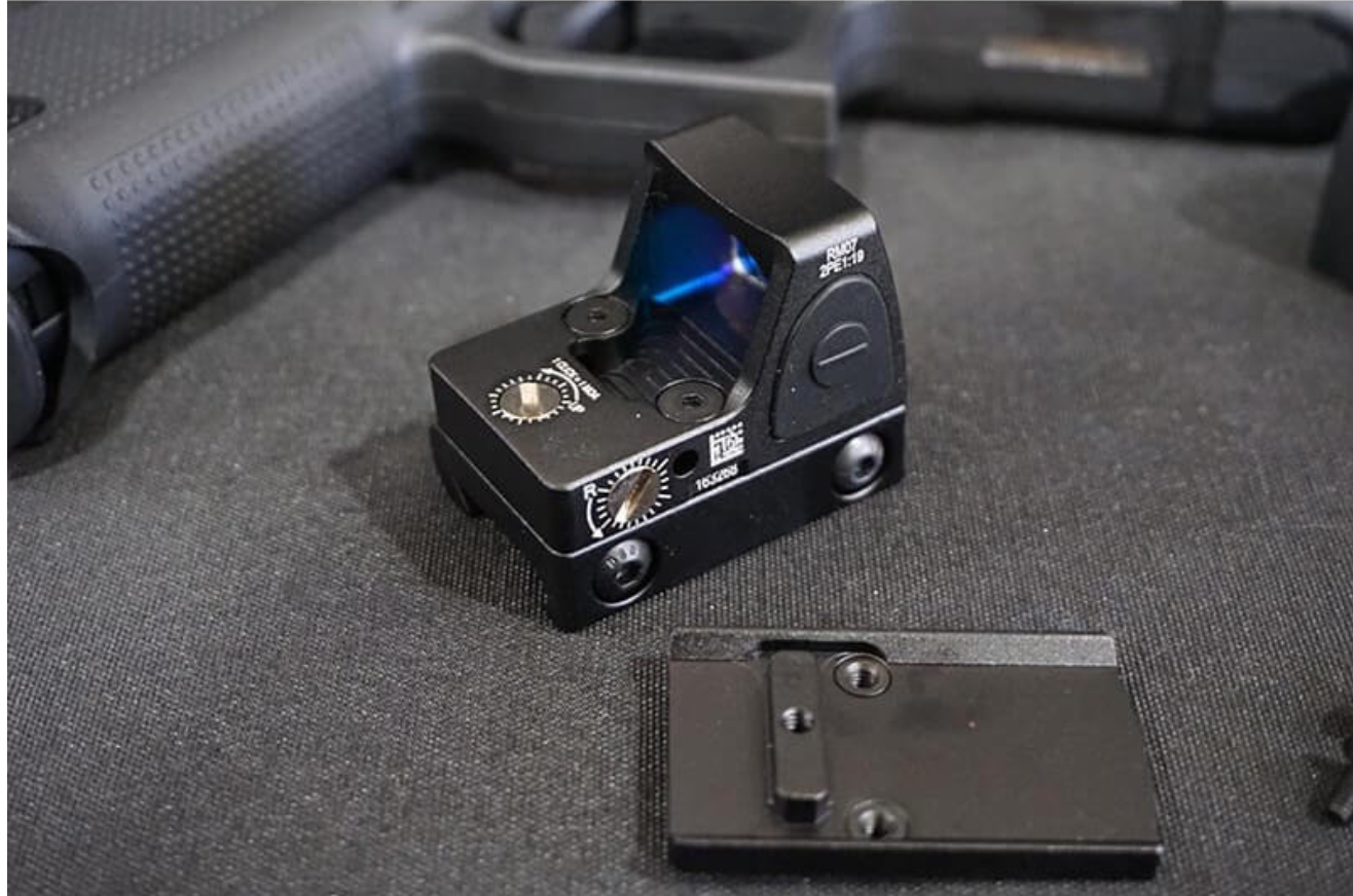 G-Serie RMR Type Mini Red Dot con Mount per G17 - G18c etc. by TMC