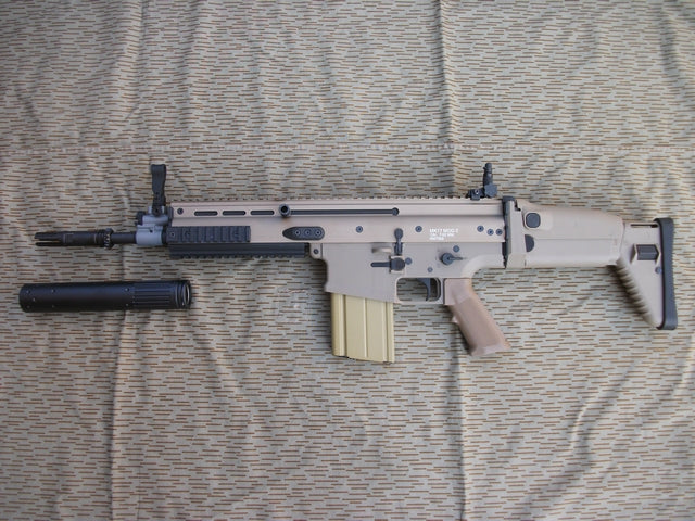 FN SCAR Heavy MK17 Desert Deluxe by Vfc per Cybergun