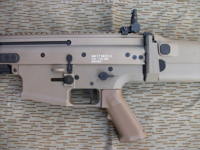 FN SCAR Heavy MK17 Desert Deluxe by Vfc per Cybergun