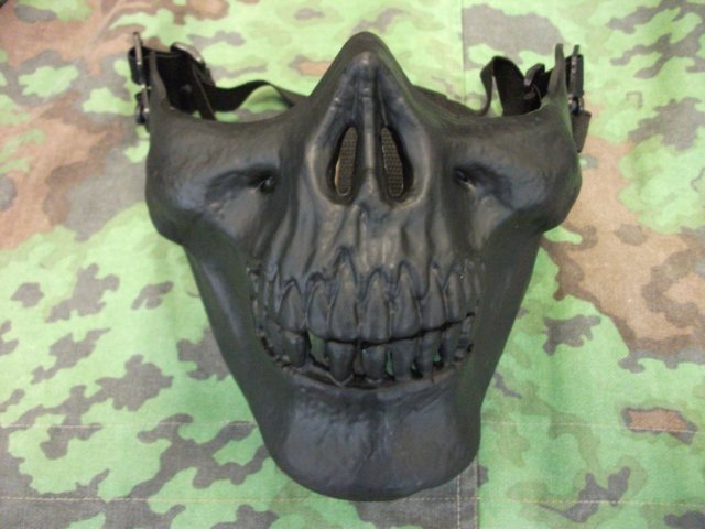 Maschera half skull